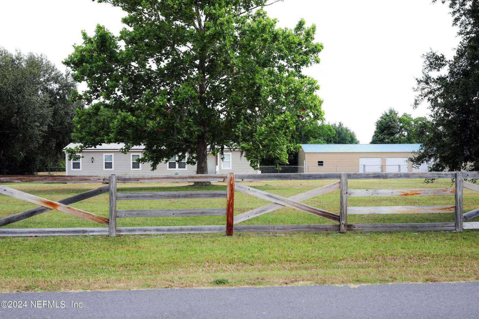 FOR SALE:  3 BEDROOM 2 BATHROOM HOME ON 1.5 ACRES W/3 BAY GARAGE property image