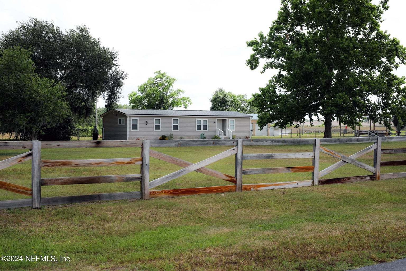 FOR SALE:  3 BEDROOM 2 BATHROOM HOME ON 1.5 ACRES W/3 BAY GARAGE property image