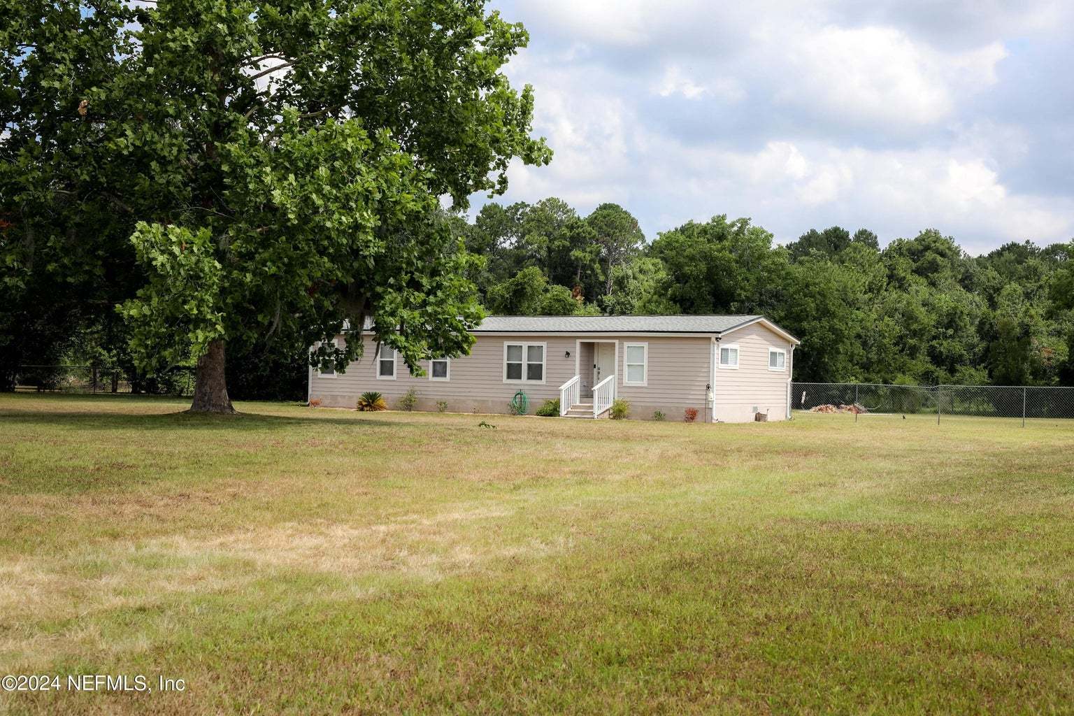 FOR SALE:  3 BEDROOM 2 BATHROOM HOME ON 1.5 ACRES W/3 BAY GARAGE property image