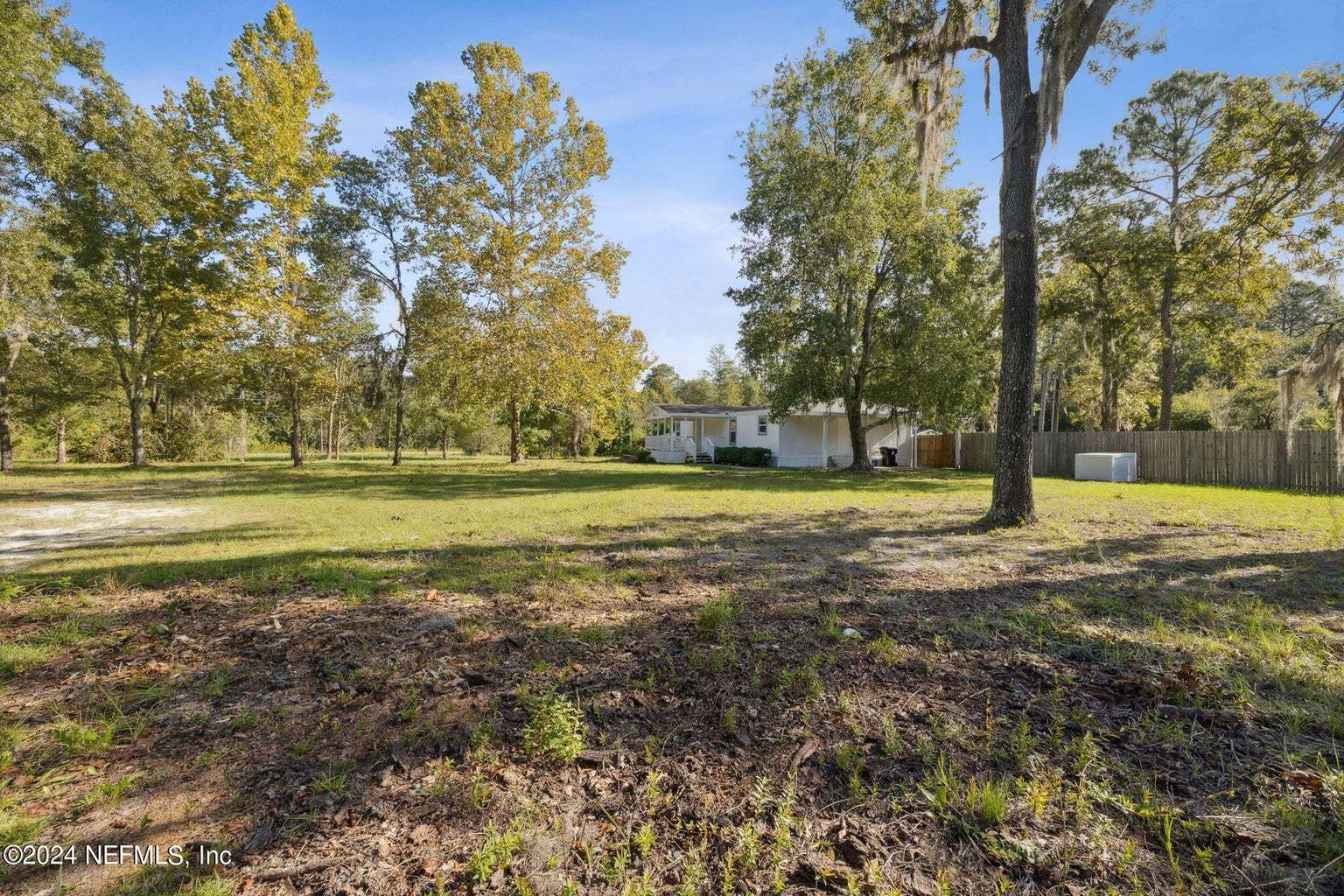 UPDATED HOME ON MORE THAN 1.5 ACRES IN MIDDLEBURG property image