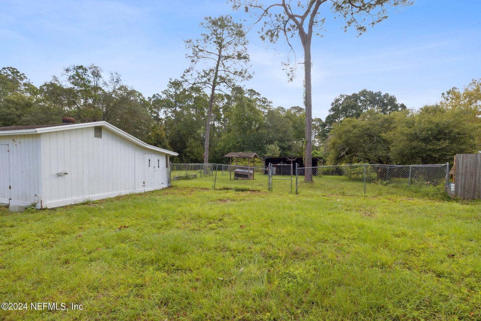 UPDATED HOME ON MORE THAN 1.5 ACRES IN MIDDLEBURG property image