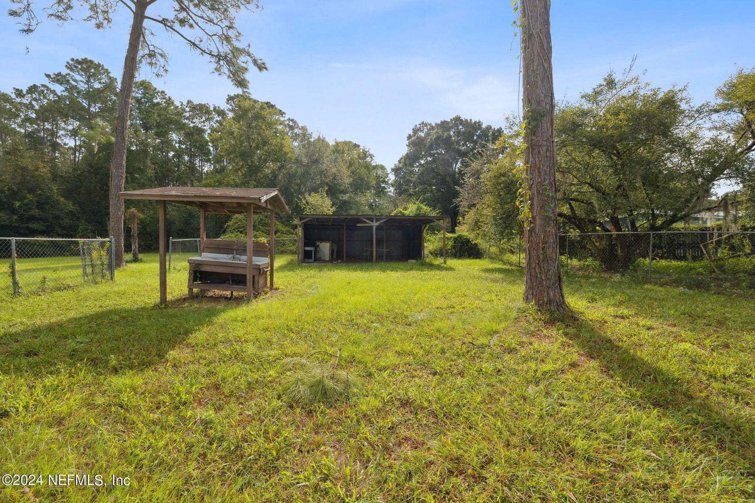 UPDATED HOME ON MORE THAN 1.5 ACRES IN MIDDLEBURG property image