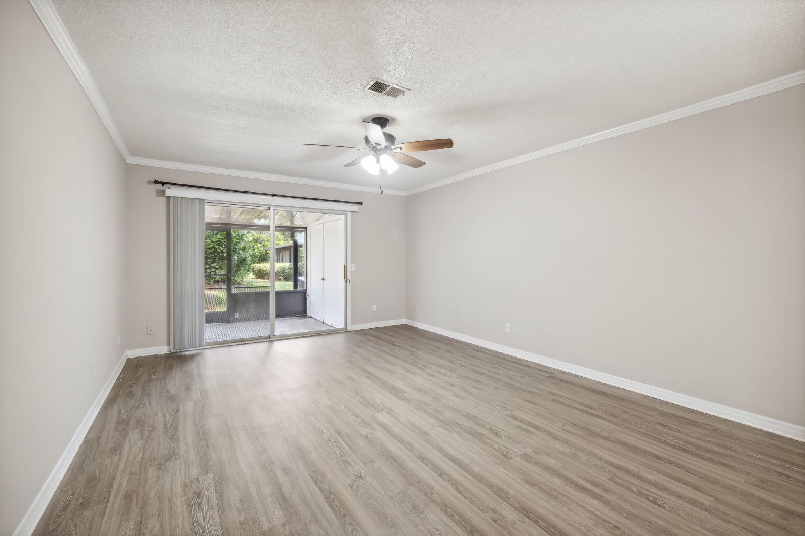 FOR SALE:  3 BEDROOM 2 BATHROOM  CONDO @ THE GROVE IN THE HEART OF OLD ORANGE PARK property image